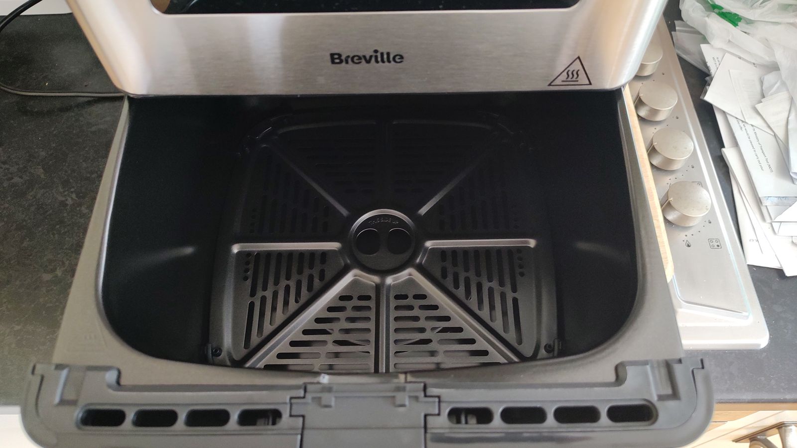 Breville Halo XL 9L Air Fryer review small footprint but large