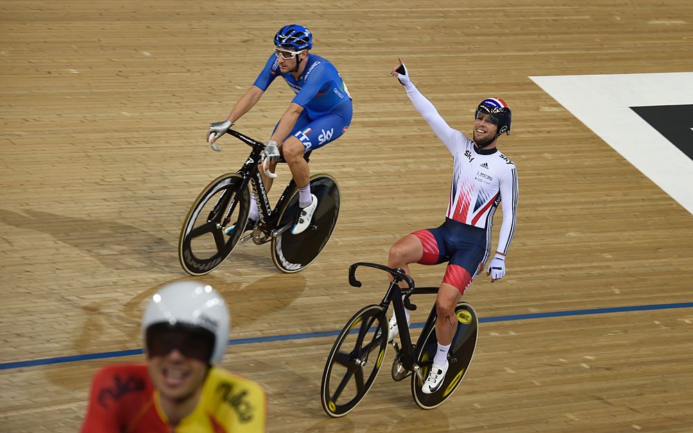 Mark Cavendish celebrates the win