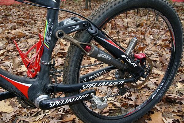 &hellip;is augmented by its Brain-equipped AFR rear shock.