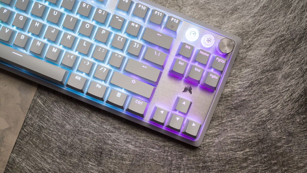 Corsair K70 Pro TKL without wrist rest and RGB lighting enabled