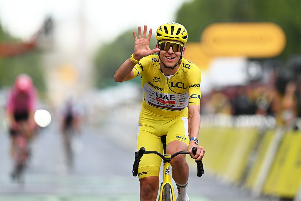 يجتمع Tadej Pogačar وفريق الإمارات العربية المتحدة لمناقشة استهداف Vuelta a España واتخاذ قرار بشأنه