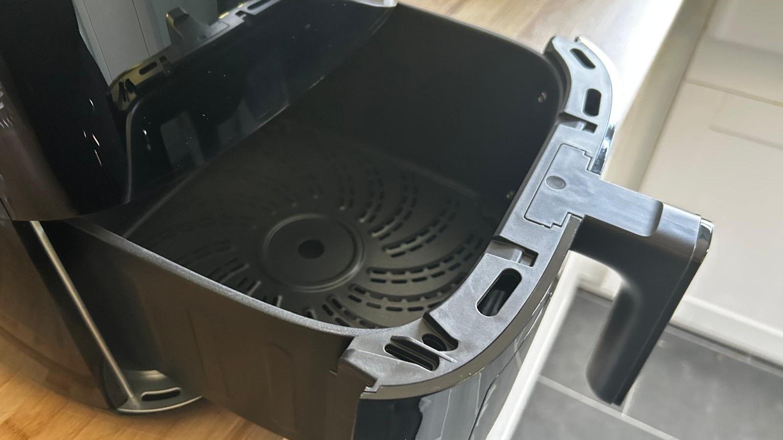 Bosch Series 6 Air Fryer drawer open