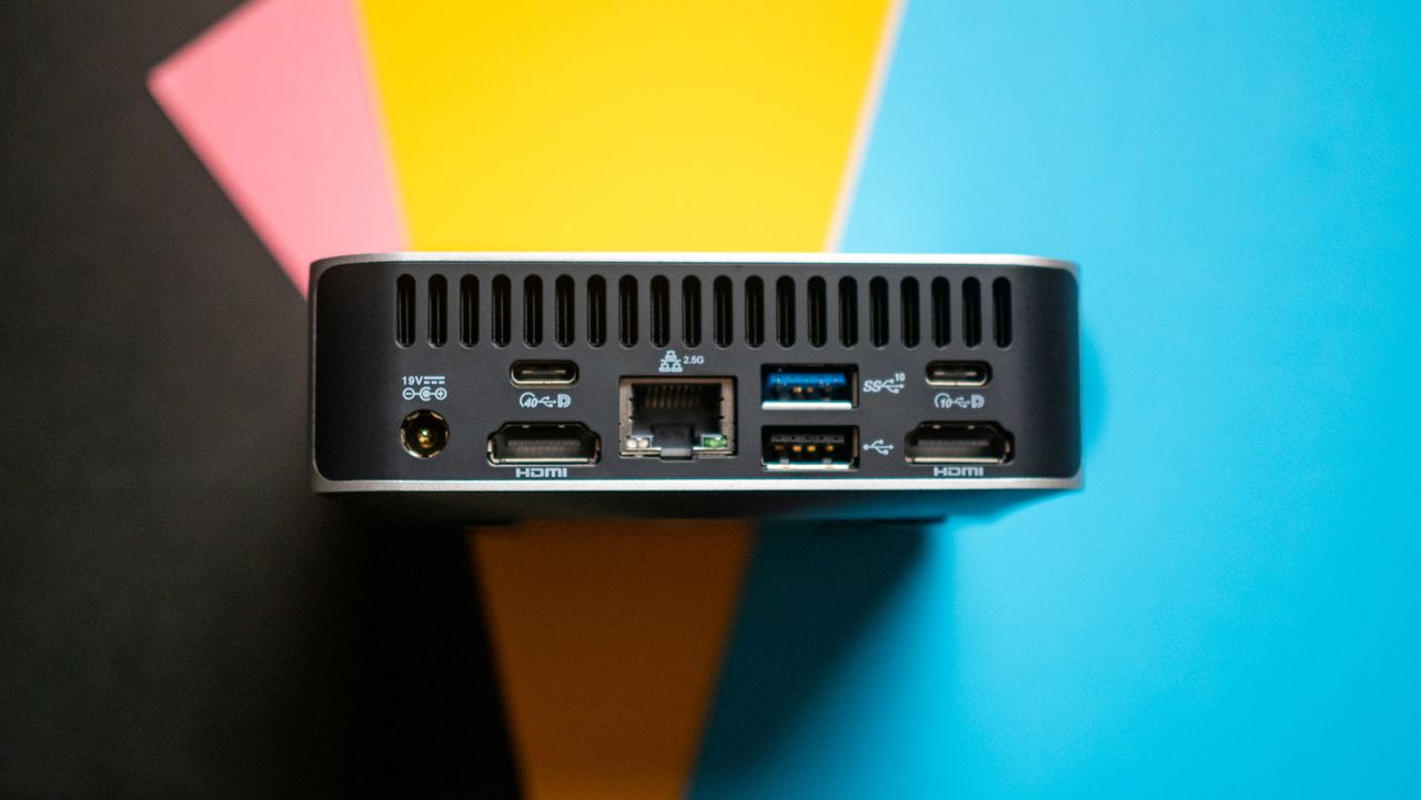 Geekom A8 rear connectivity