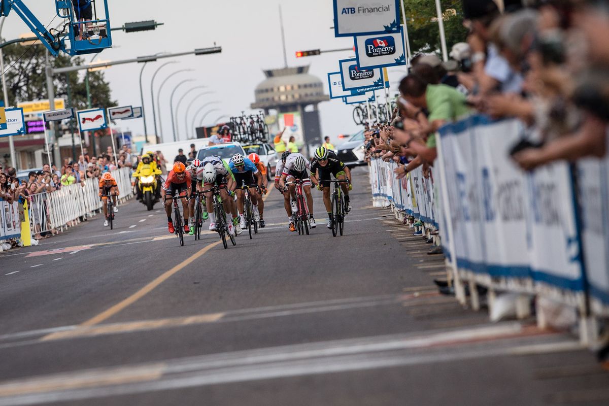 The sprint winds up for stage 1