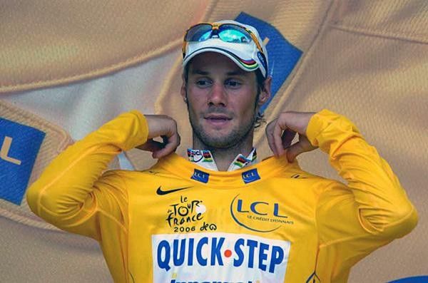 Tom Boonen (Quick.Step) adjusts the jersey