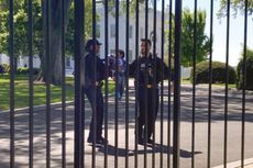 Secret Service apprehend a toddler at the White House. 