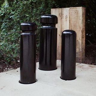 These cast iron bollards for Abacus, designed in the mid-sixties, were intended be used singly or in clusters.