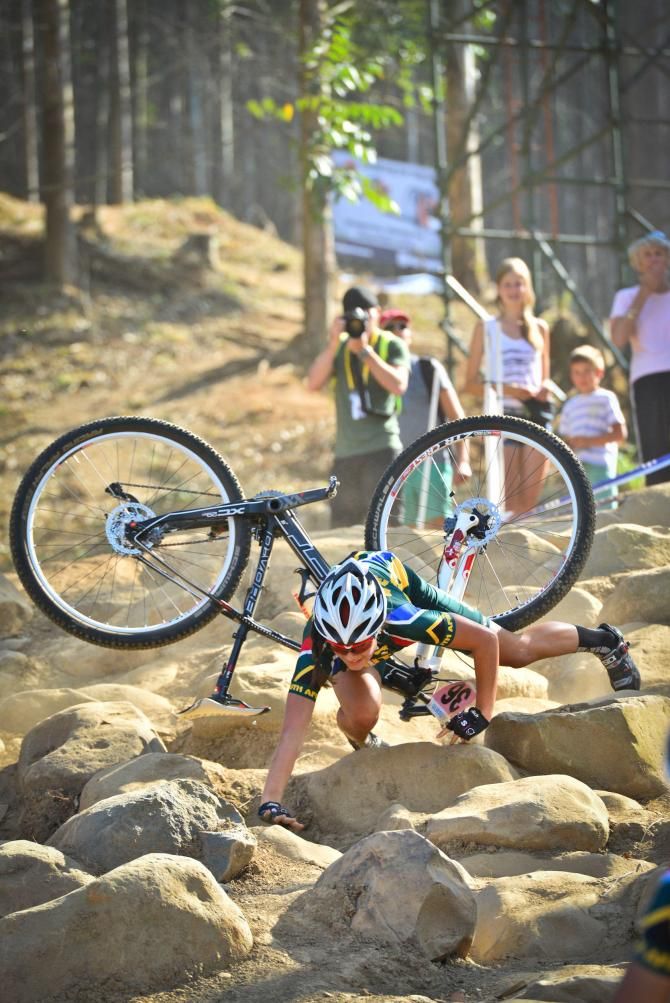South Africa's Michelle Benson gets it all wrong through Rapid Rocks in the Junior Women's Cross Country