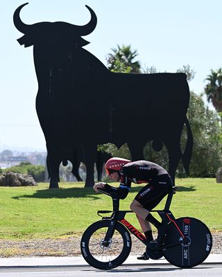 Vuelta a España stage 18 LIVE: Stefan Küng leads time trial, while Enric Mas and Primož Roglič prepare for GC face-off