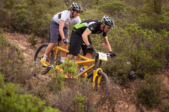 In a fun end to the 2012 season, Marco Aurelio Fontana and his fiancee ride the Roc d'Azur tandem race.