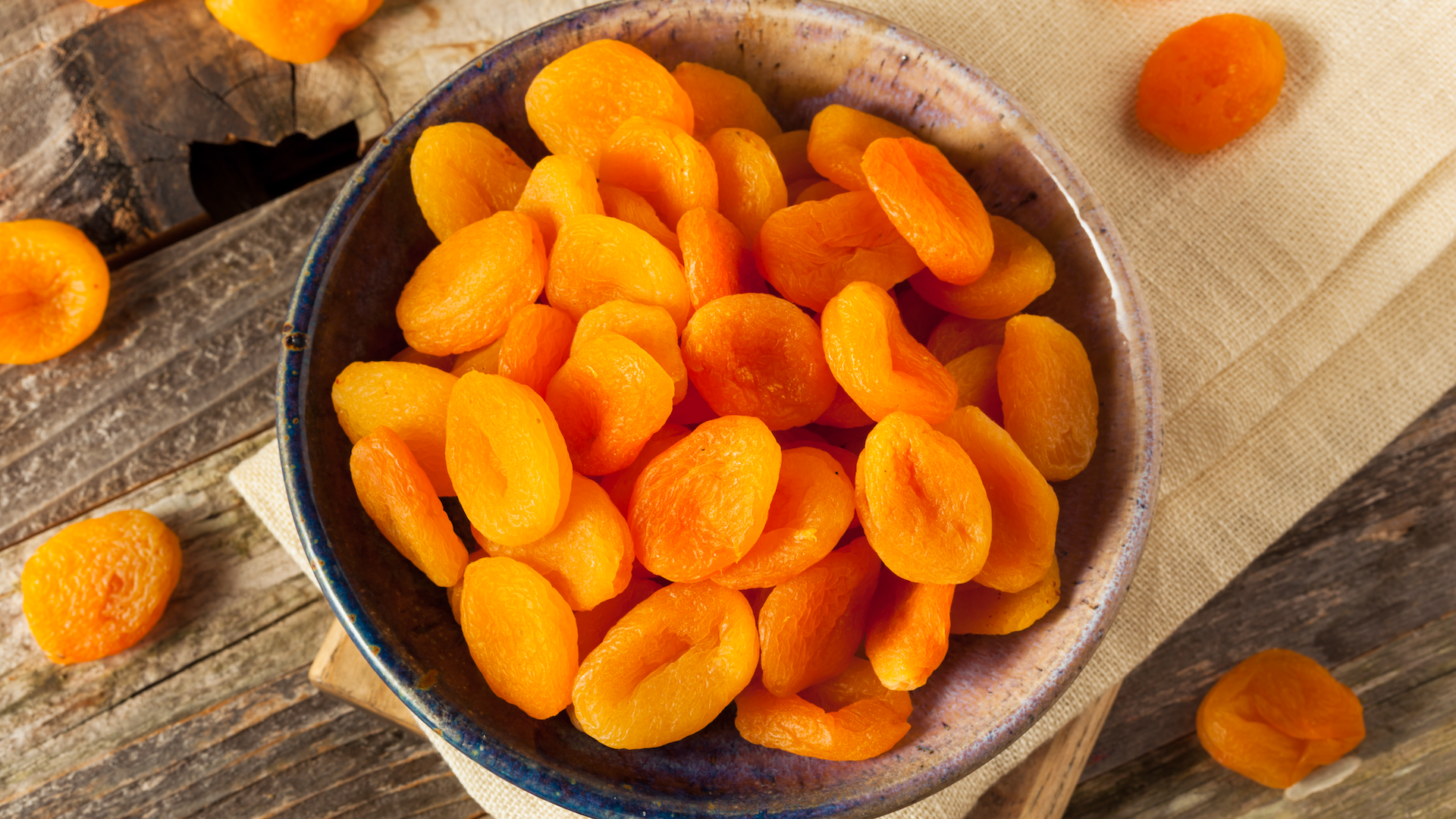 Bowl of apricots