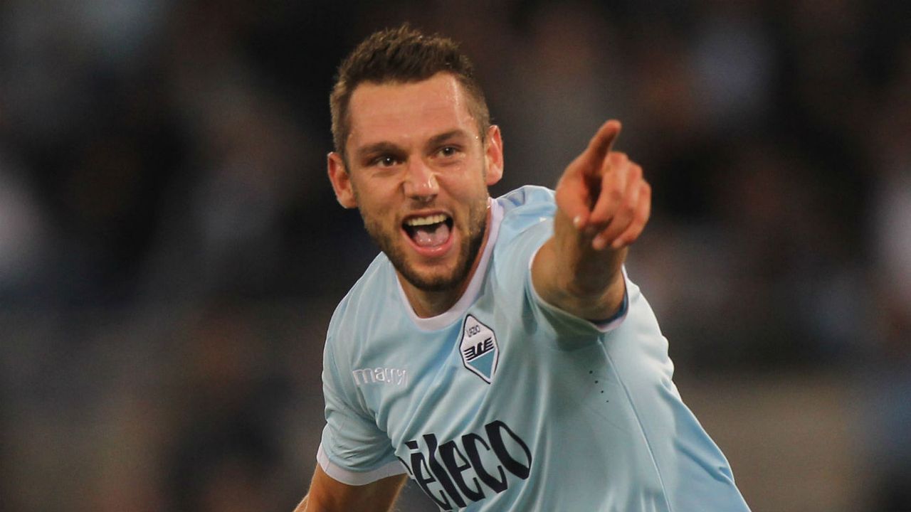 Stefan De Vrij Lazio transfer news out of contract