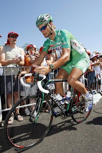 Tom Boonen in green getting ready for the first big mountains