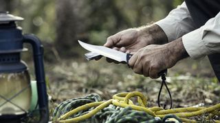 how to sharpen a camping knife: sharpening a knife