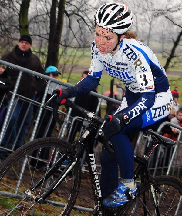 Sanne Van Paassen riding to a 2nd place finish.