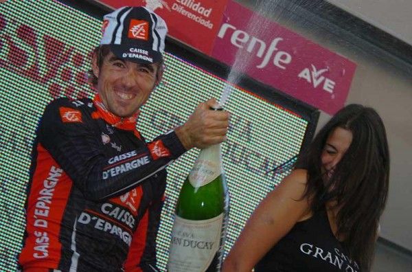 David Arroyo (Caisse d'Epargne) gets to enjoy the fruits of his labors.