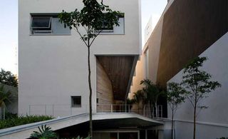 Aimbere residentail complex by Andrade Morettin