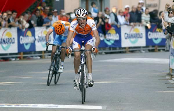 Robert Gesink (Rabobank) managed to distance Dan Martin (Garmin-Transition) on the tough uphill finish