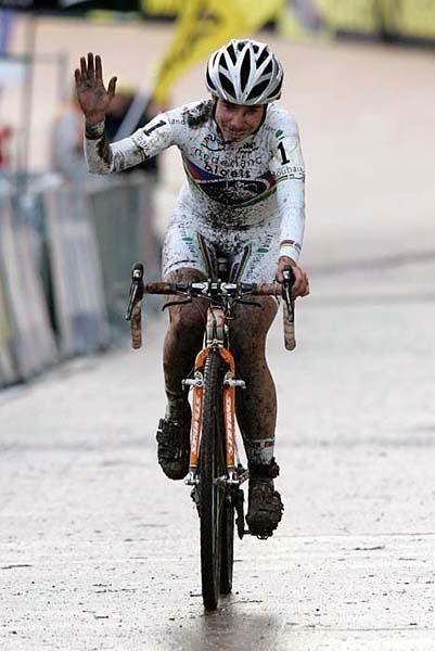 Marianne Vos races to a third place finish.