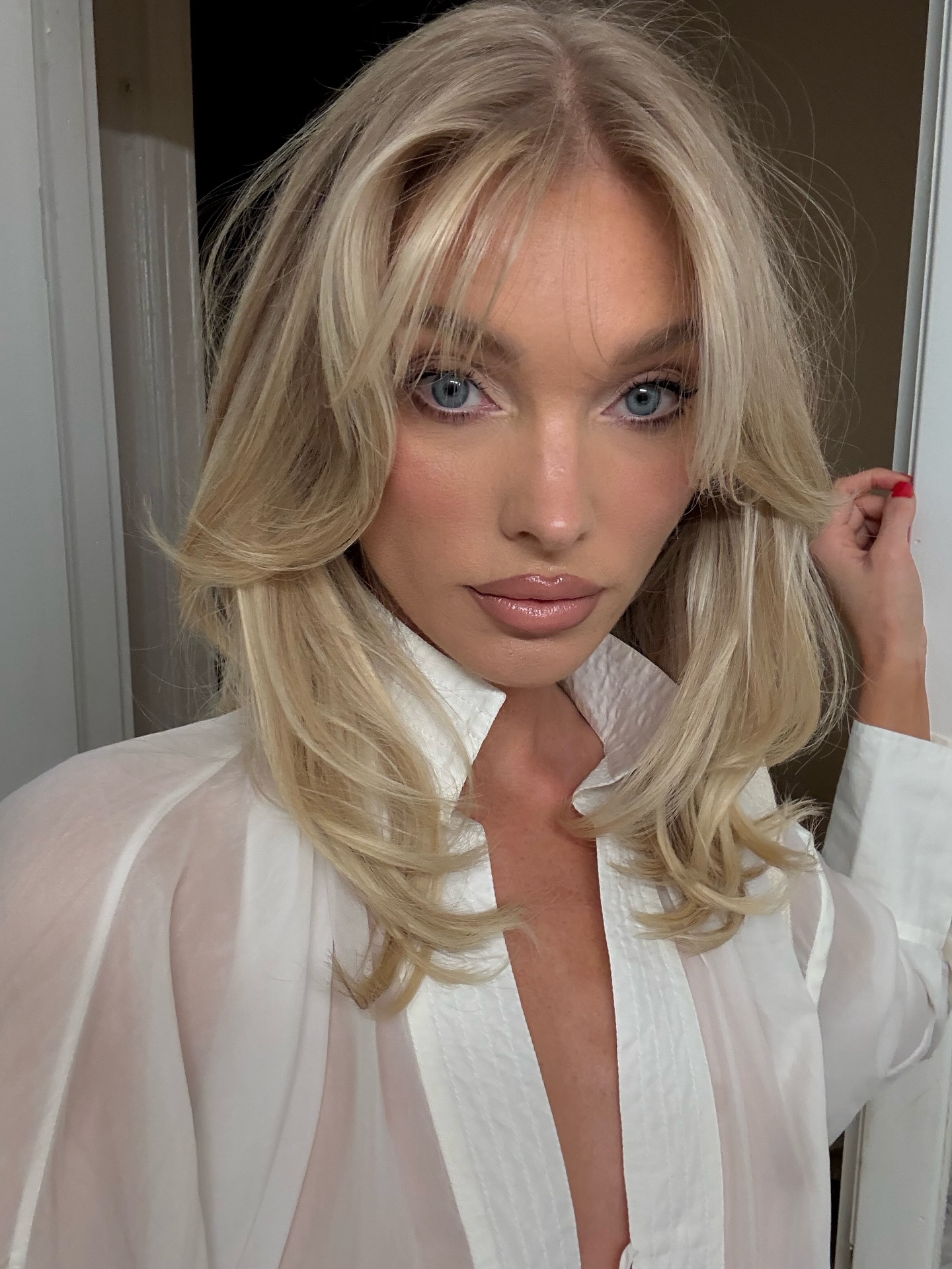 Picture of Elsa Hosk with cool pink lips