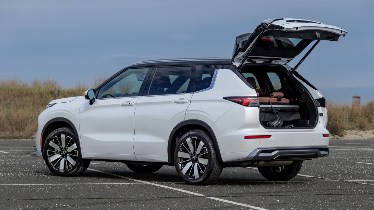 2026 Mitsubishi Outlander test drive.