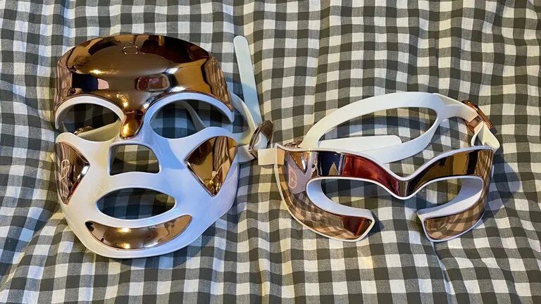 Dr. Dennis Gross DRx Spectralite Eyecare Max Pro next to the full size