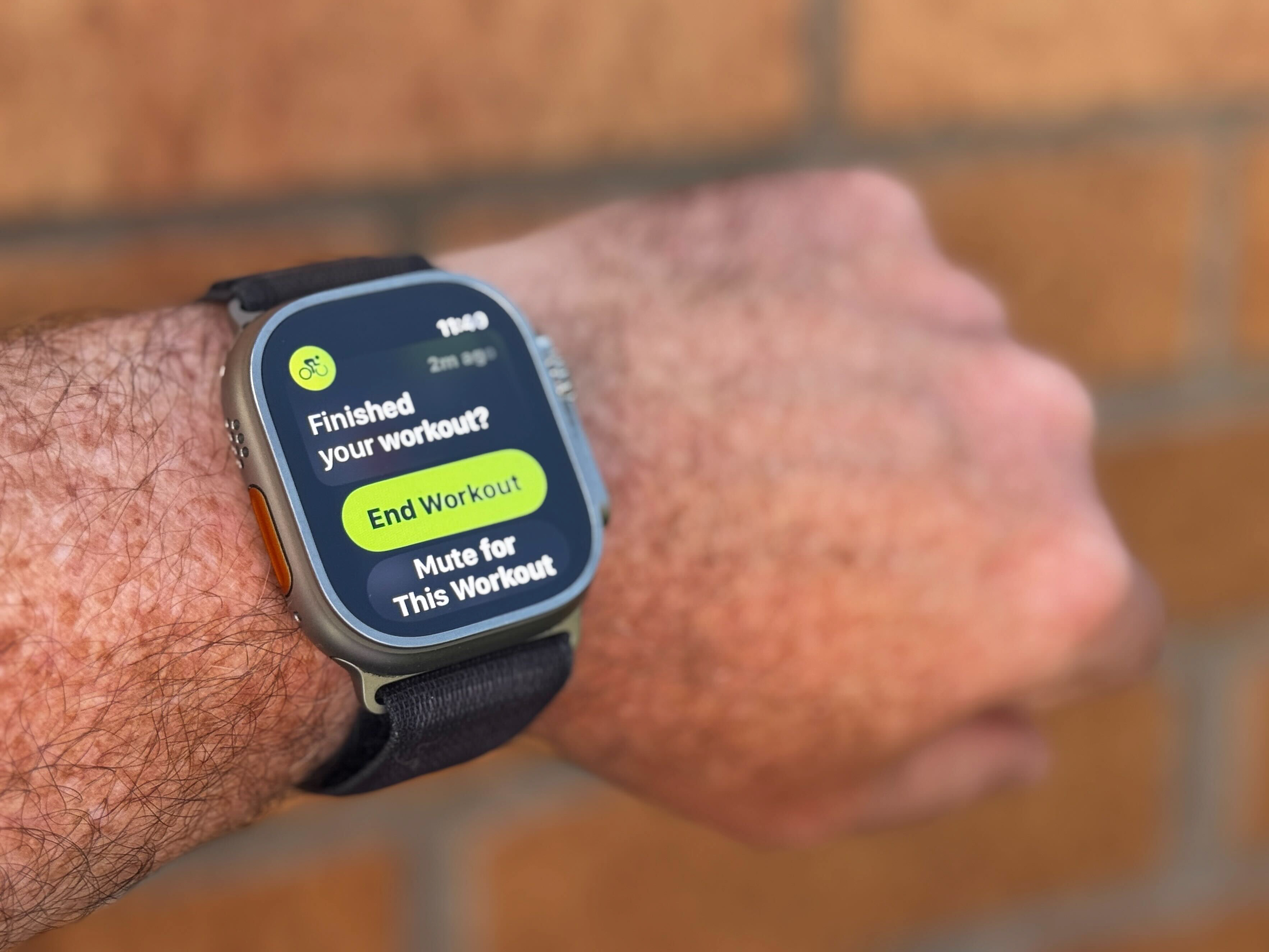 Apple Ultra 2 showing screen details
