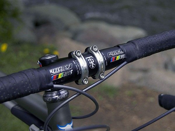 An oversized Ritchey WCS bar commands the front end.