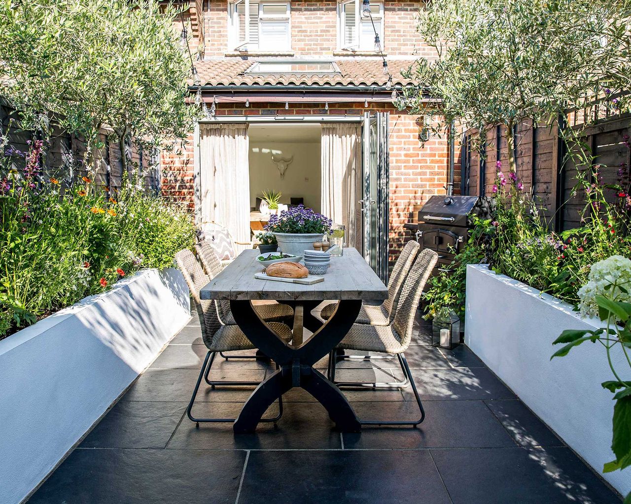 Alan Titchmarsh s Small Garden Design Tips Create The Illusion Of Space alan-titchmarsh-s-small-garden-design-tips-create-the-illusion-of-space