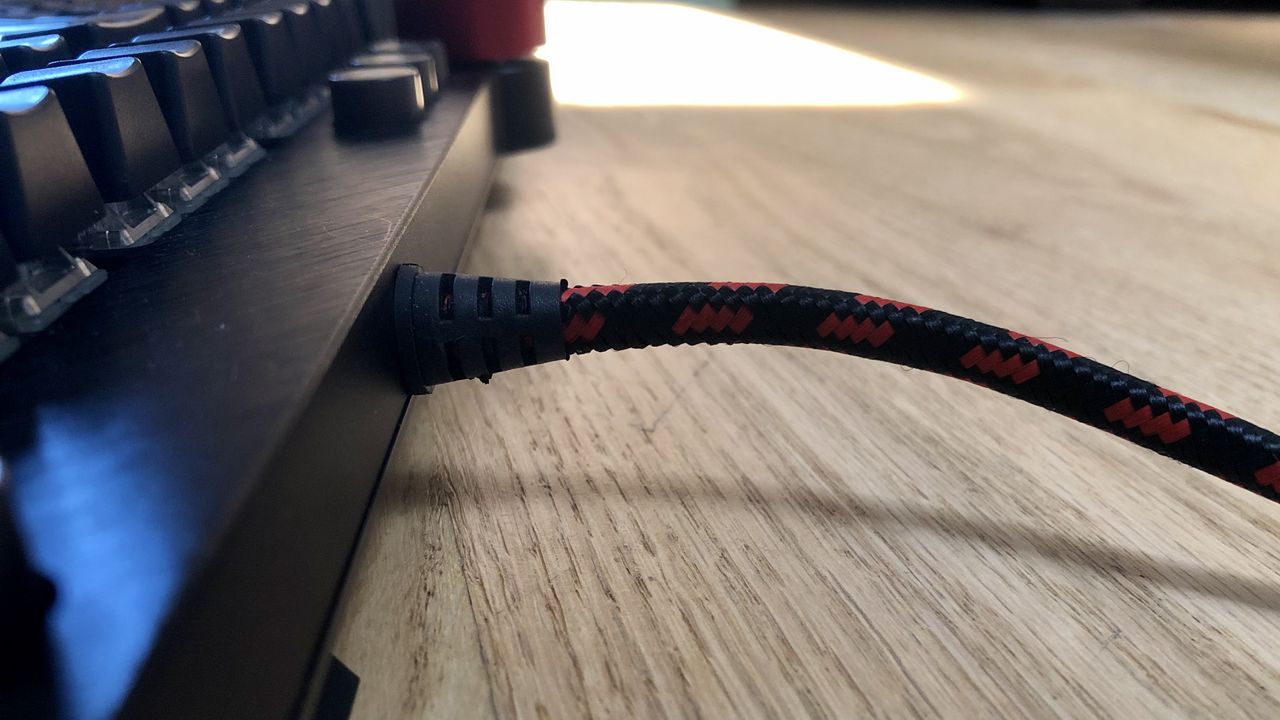 AOC Agon AGK700