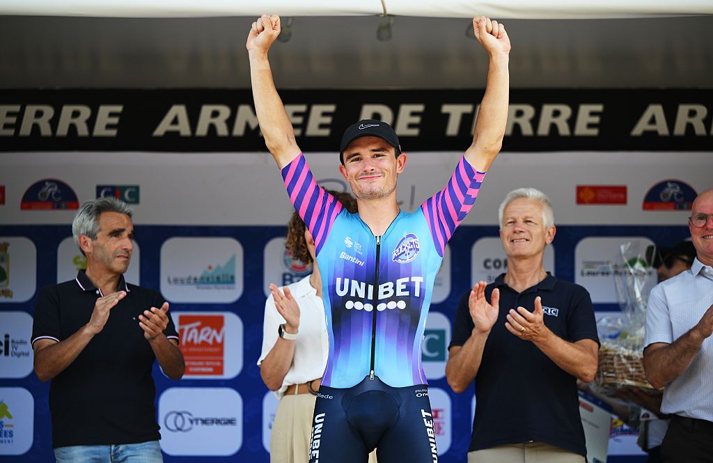 Ronan Augé glímir við andlitslamingu eftir hræðilega fall á Tour de Langkawi