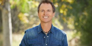 Phil keoghan the amazing race