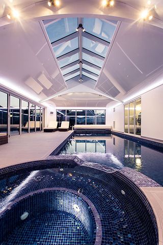 luxurious swimming pool spa design