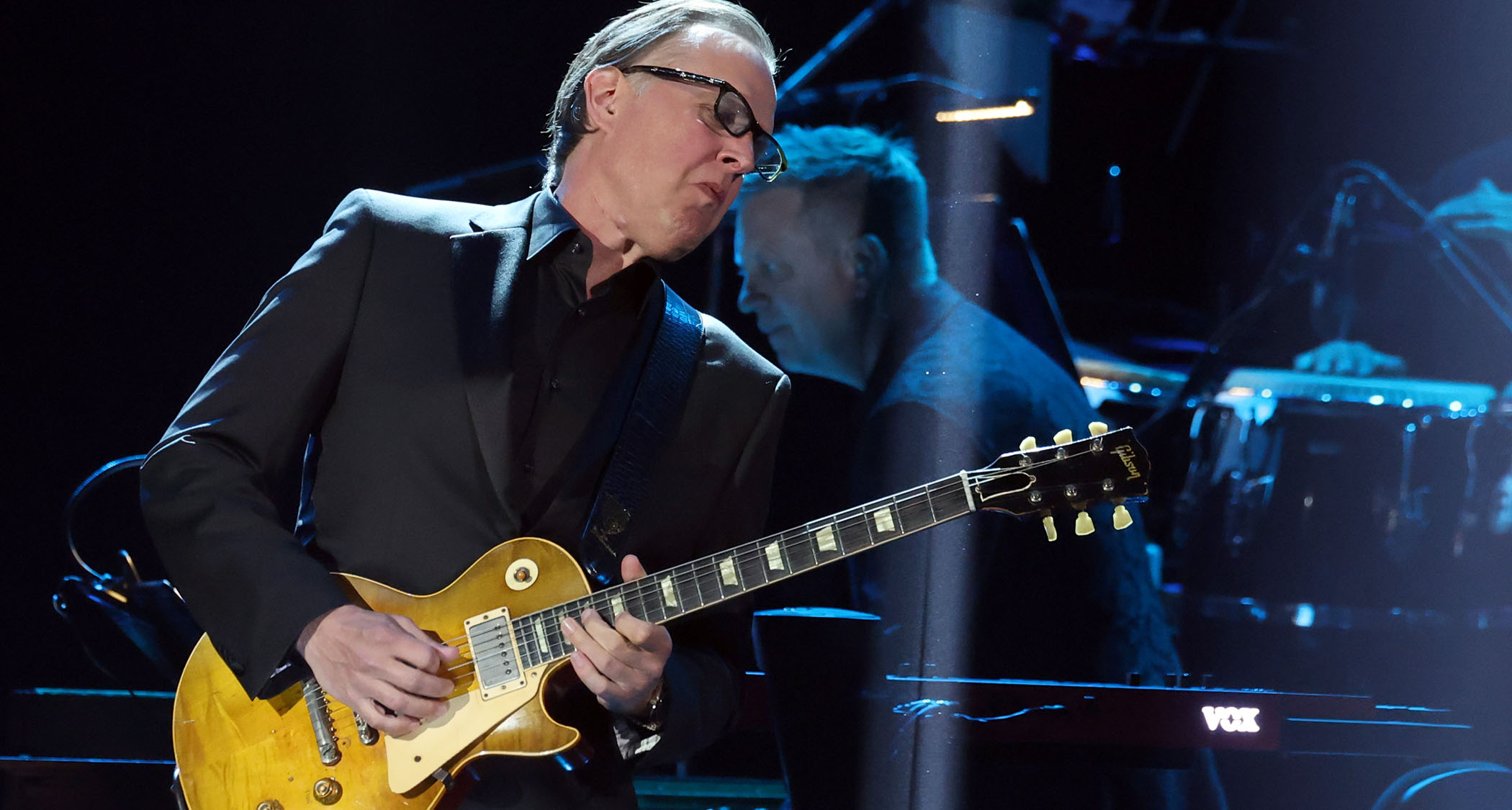 Joe Bonamassa leans into an epic solo with a vintage Gibson Les Paul Standard