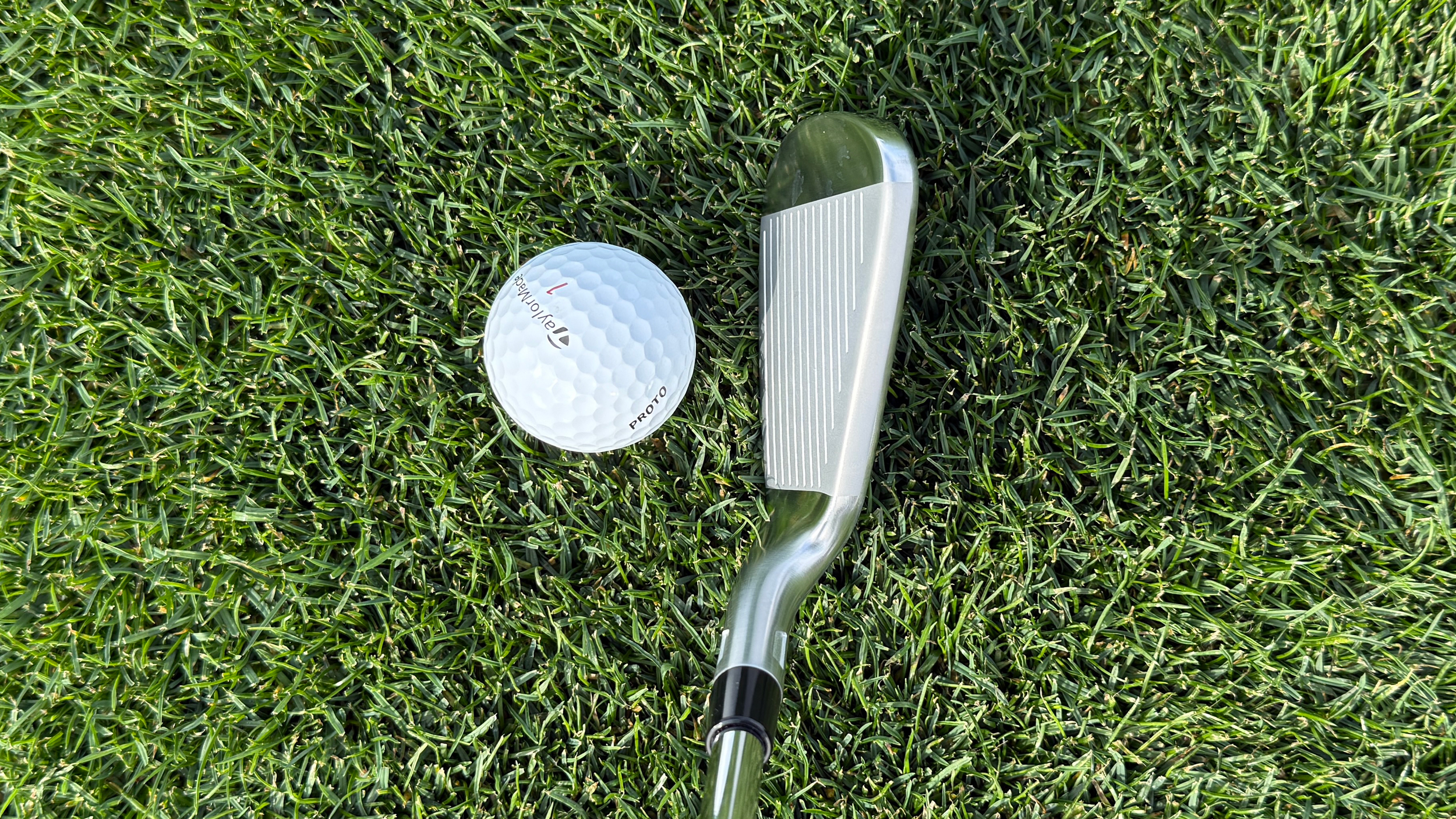 TaylorMade Qi4d iron address