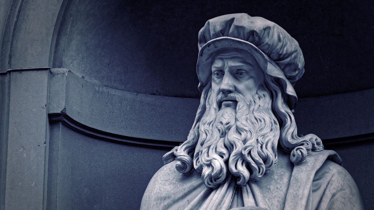 A statue of Leonardo Da Vinci in the Uffizi Gallery in Florence, Italy.