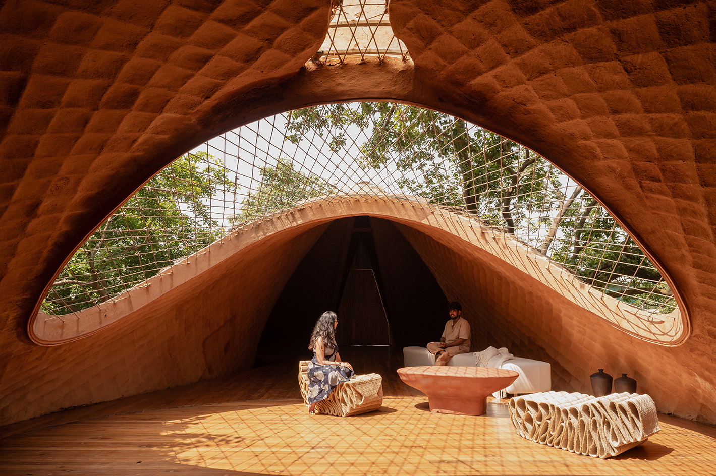 Bridge House by Wallmakers