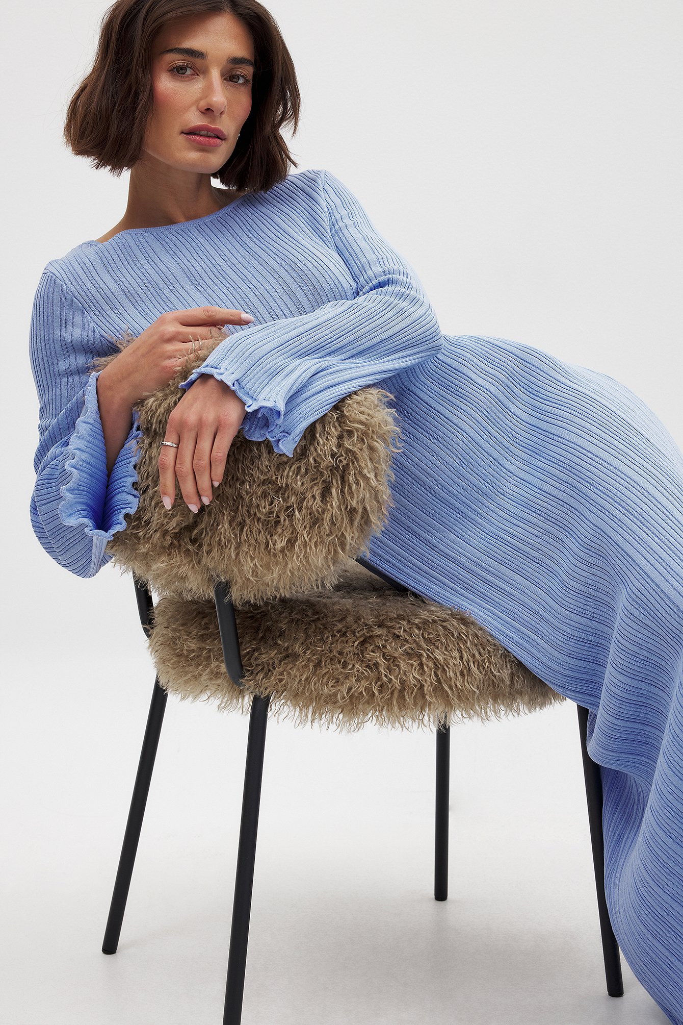 Knitted round neck ruffled skirt
