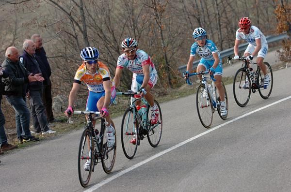 Diego Ulissi (Lampre-ISD) was joined by five riders on the last climb.