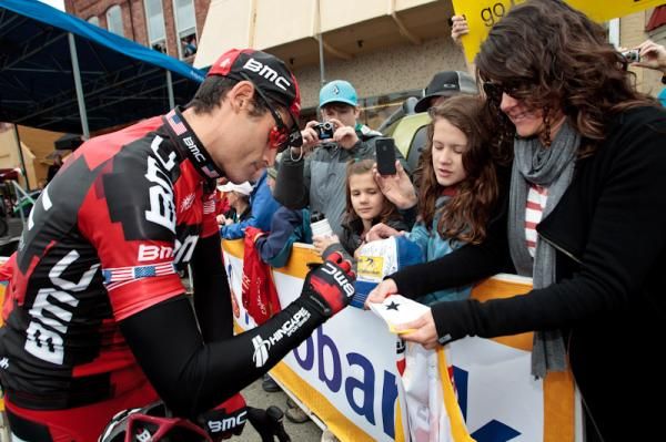 George Hincapie signs some autographs for the fans in Auburn.