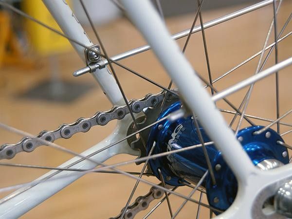 Fender mounts are decidedly minimal.
