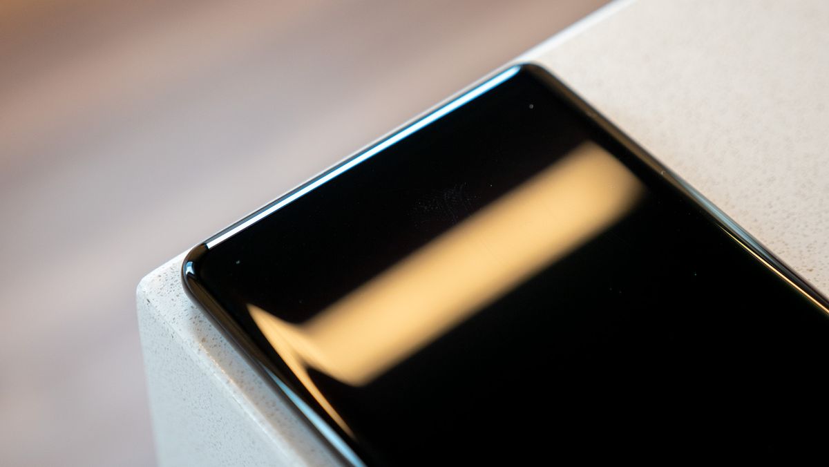 Hands-on with the Motorola Edge+ (2023) looking at the curved glass on the front