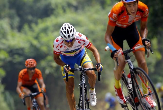 Vitaly Buts defends his mountains jersey