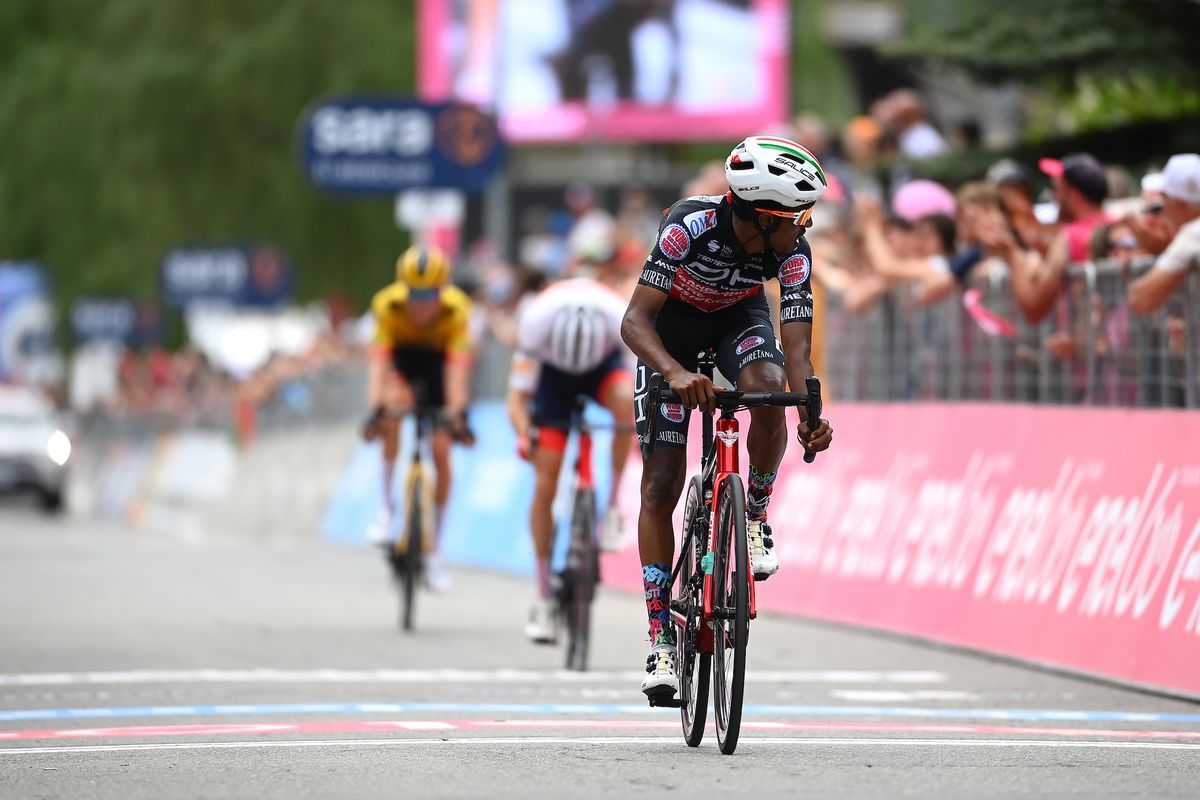 Who's out of the Giro d'Italia 2022 by stage 16? 