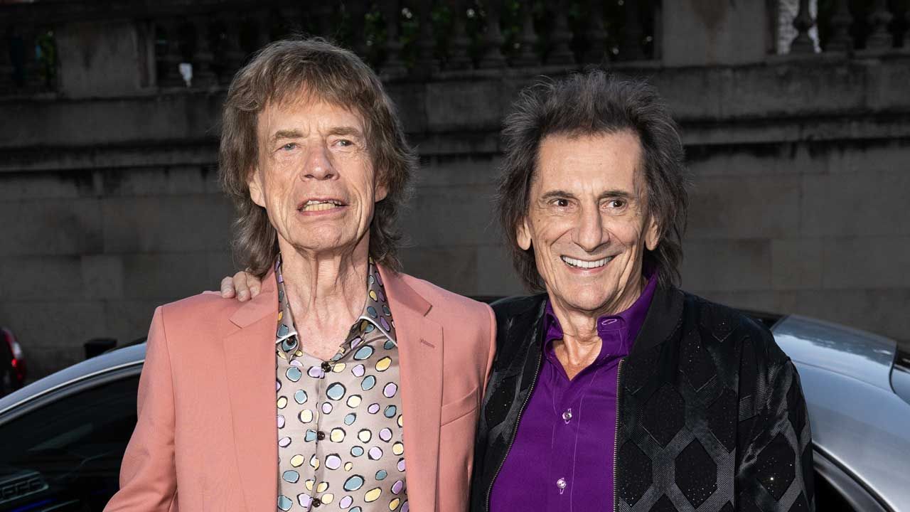Mick Jagger and Ronnie Wood play Rolling Stones’ London party Mick Jagger and Ronnie Wood play Rolling Stones’ London party