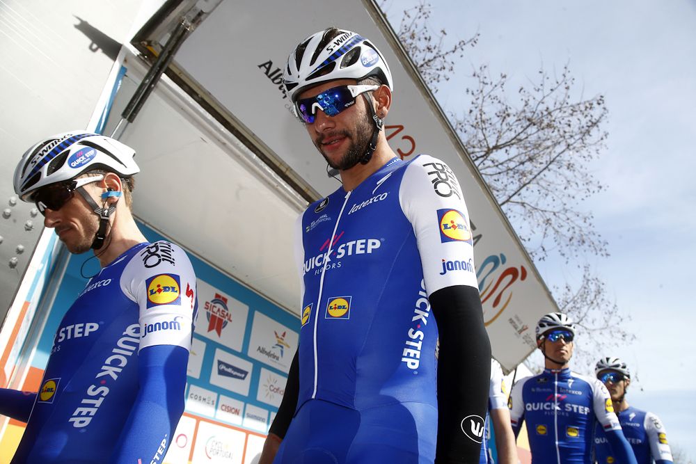 Fernando Gaviria signs in before the start of stage 1 at Volta ao Algarve