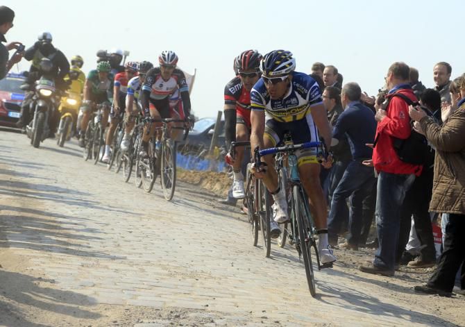 Juan Antonio Flecha (Vacansoleil - DCM) leads the chase