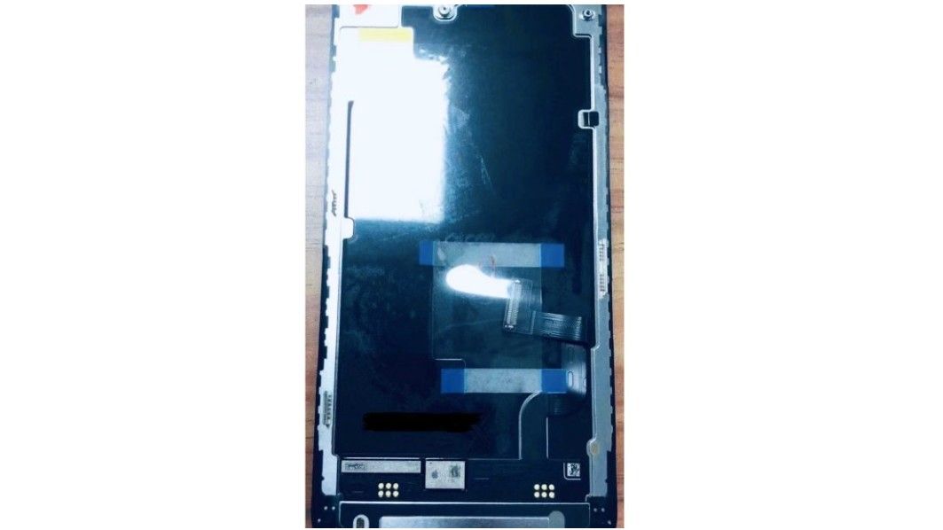 iPhone 12 OLED display found in leaked image