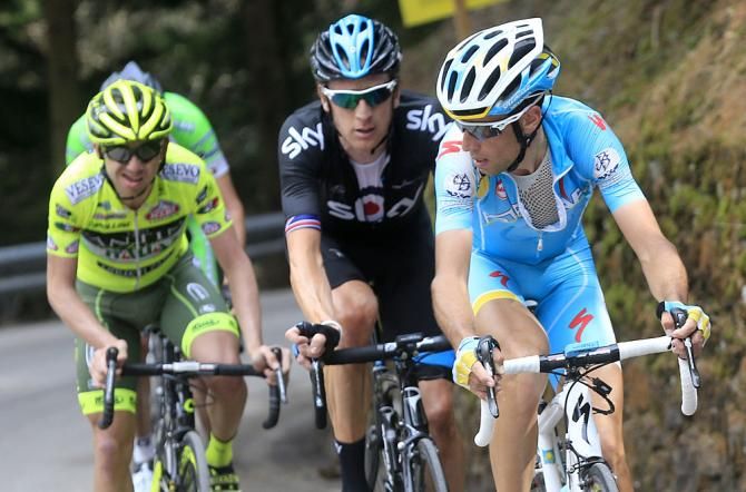 Vincenzo Nibali (Astana) and Bradley Wiggins (Sky)
