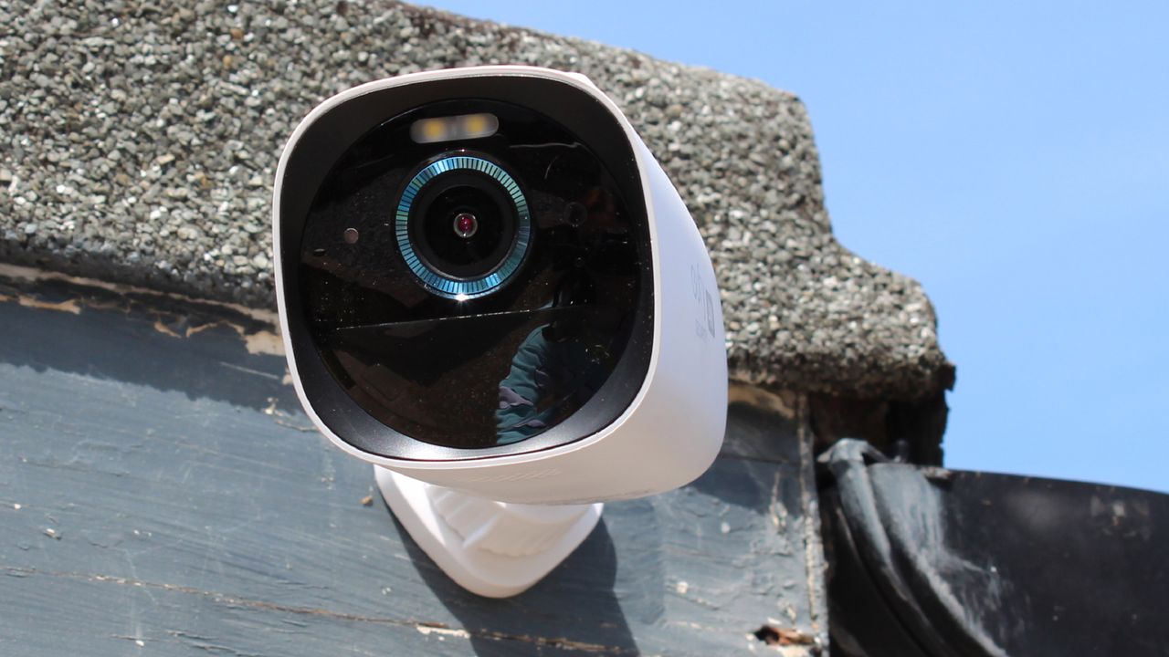 eufy cam3 spotlight camera